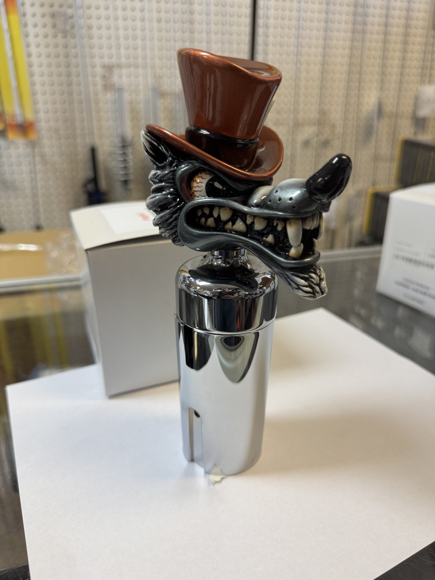 WOLF HEAD SHIFTER