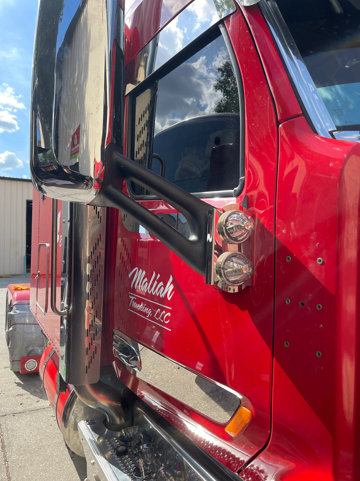 Peterbilt 579 Watermelon Mirror Brackets