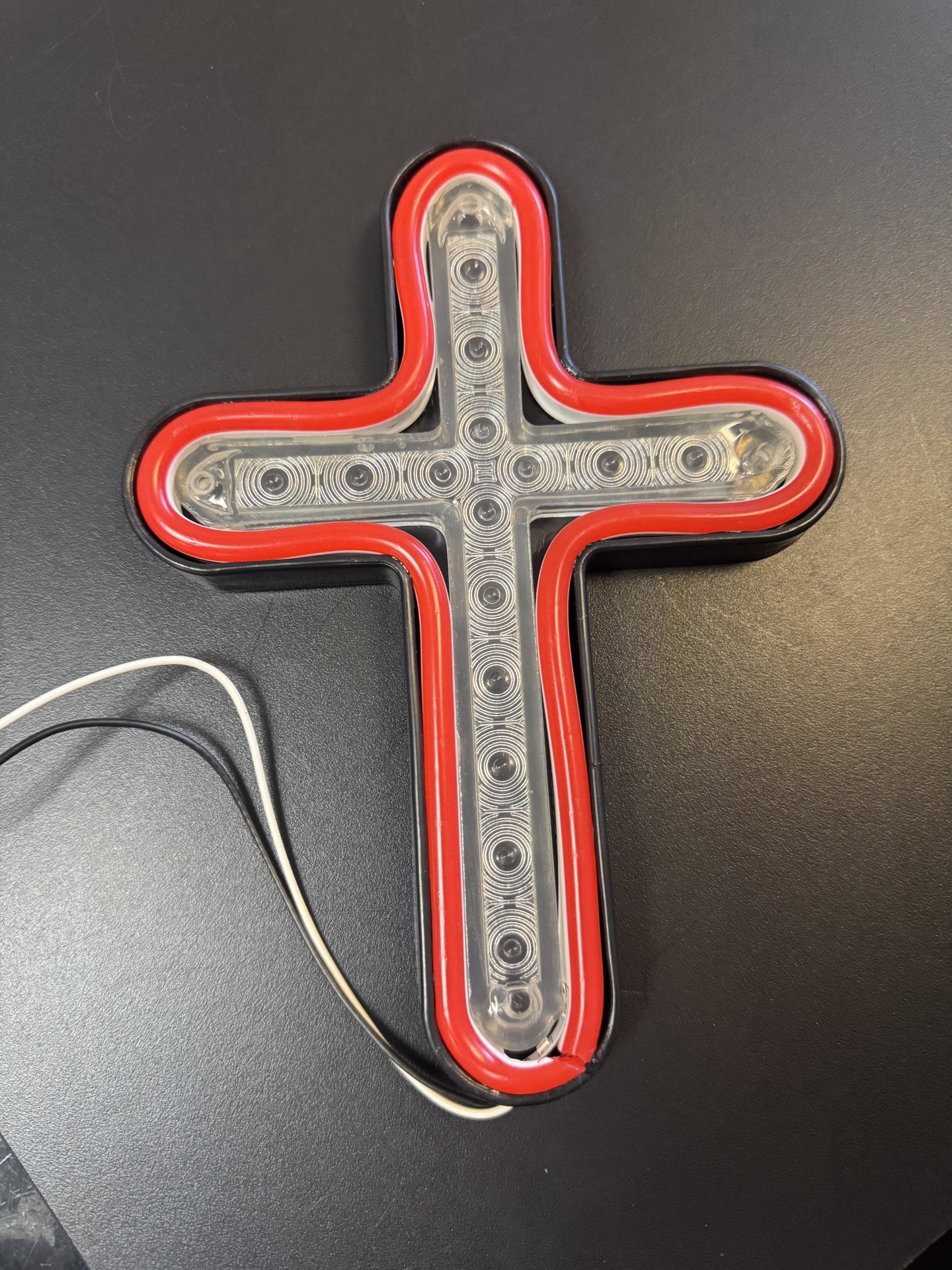 CROSS LED LIGHT WITH CENTER PLASTIC