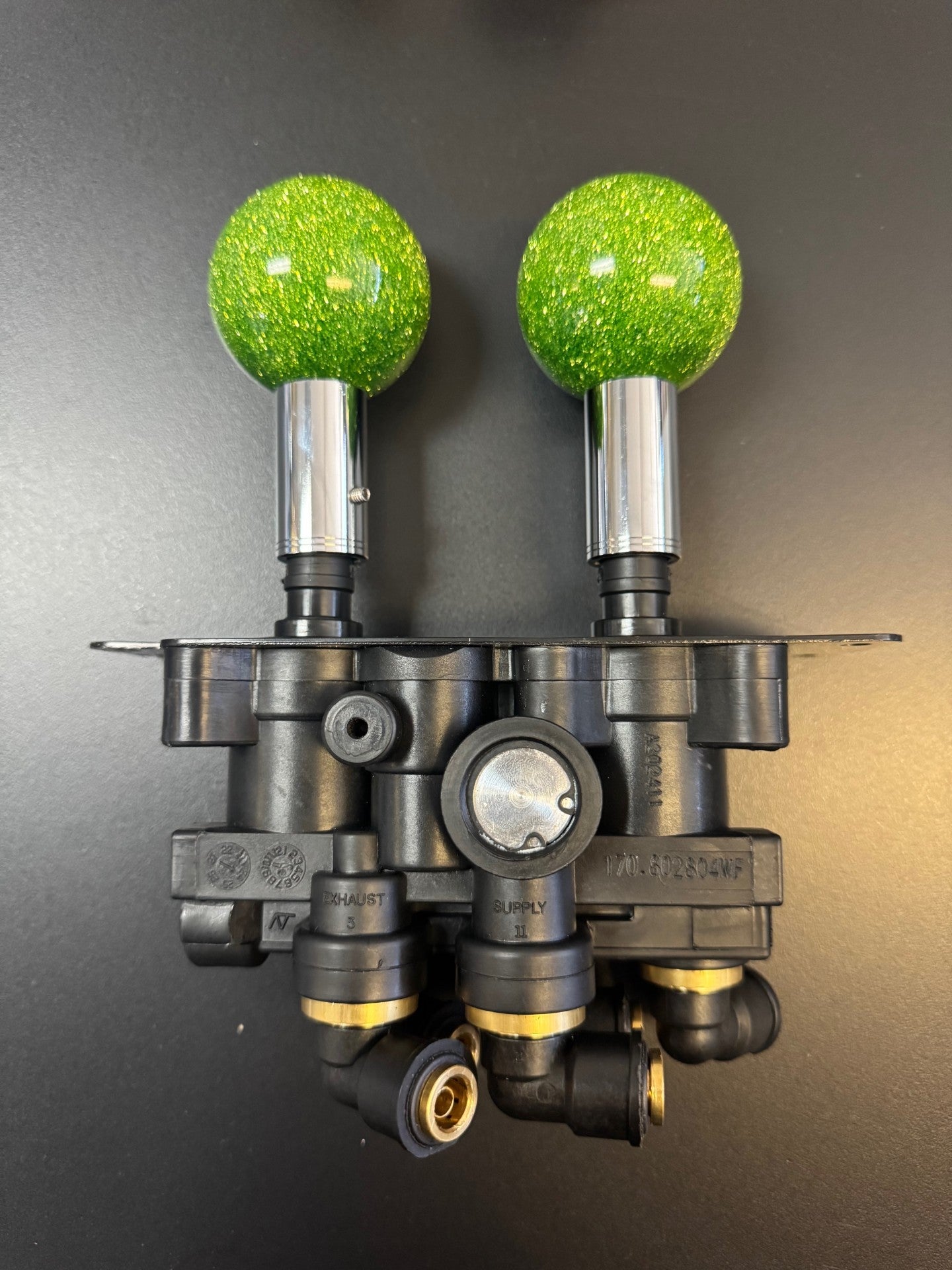 CUSTOM AIR BRAKE KNOBS "TRACTOR & TRAILER"